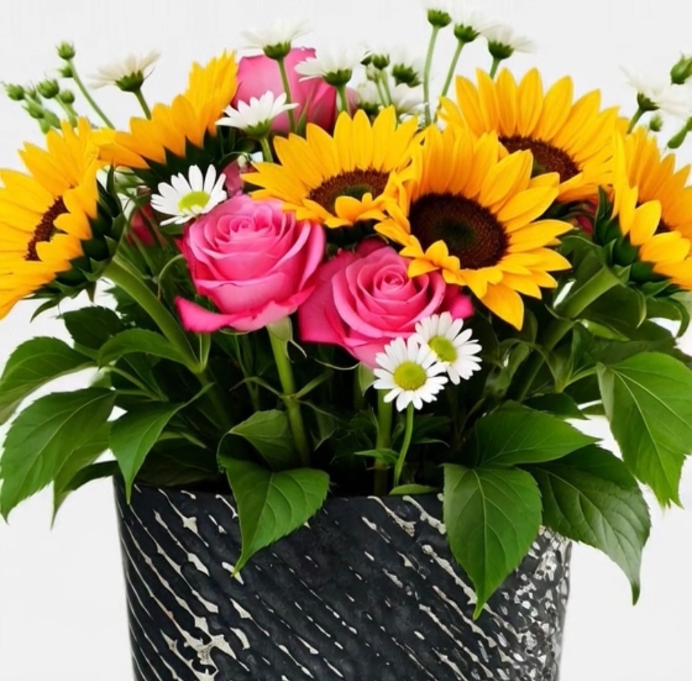 CB2 Chain Link Black White Ceramic Vase Handcrafted Portugal 12"x8" NWT